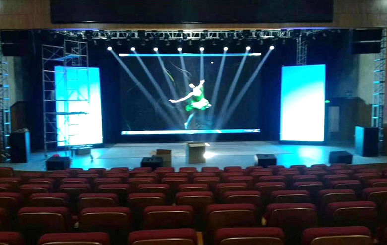 室內(nèi)P4演出會(huì)場LED顯示屏